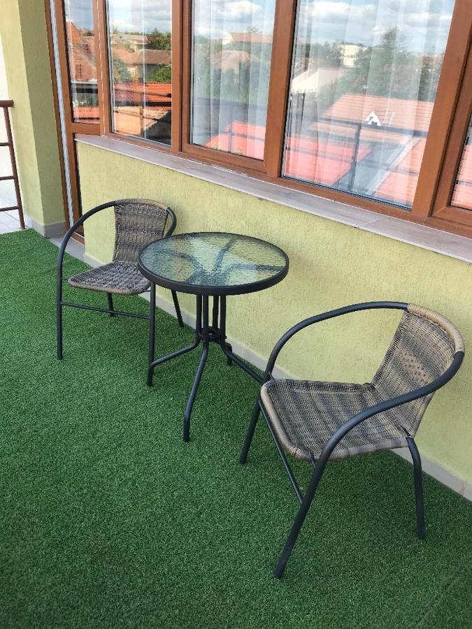 Sole Apartment 2 Satu Mare Exterior photo